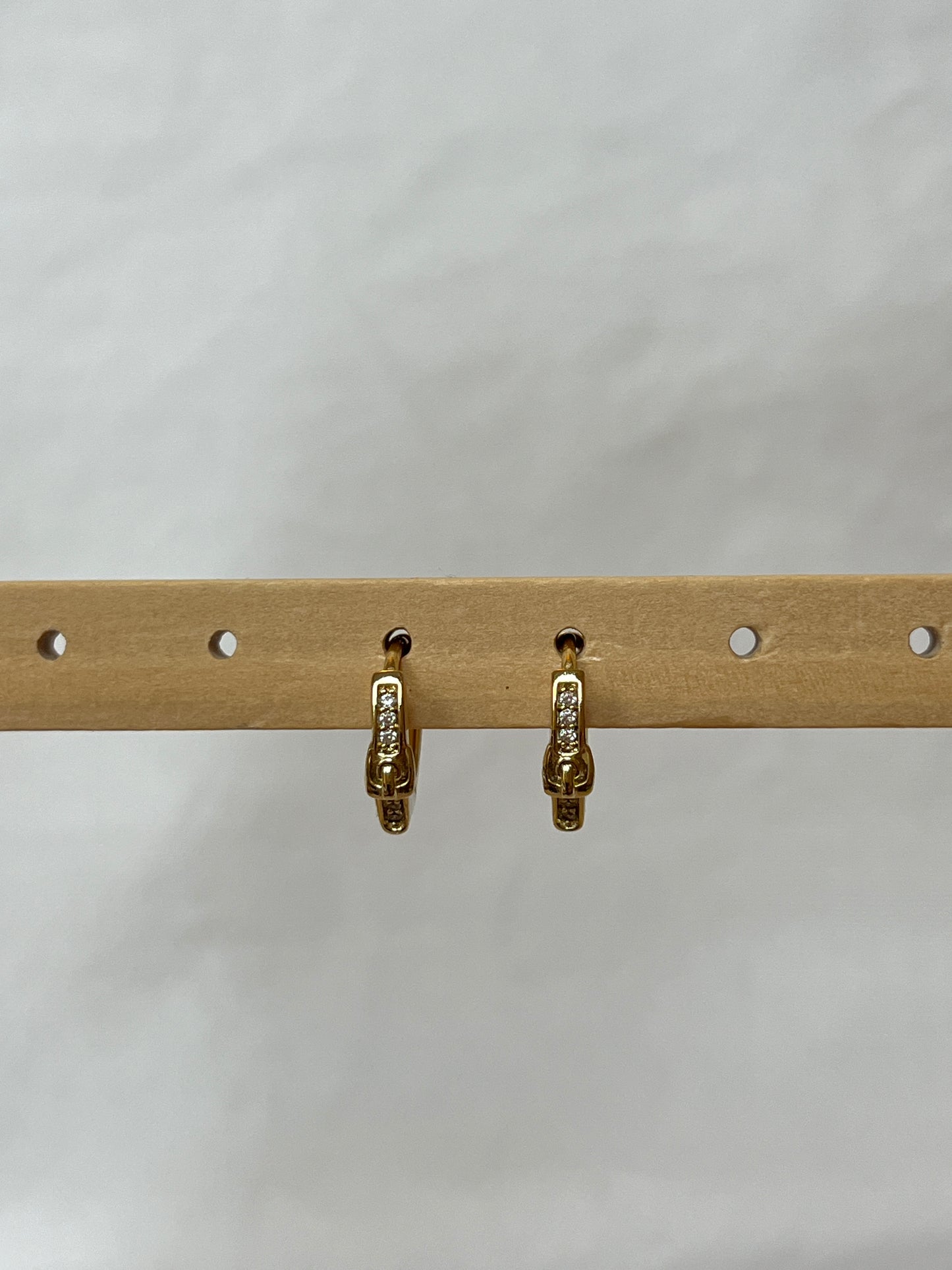 Belt Detailed Hoop Earring