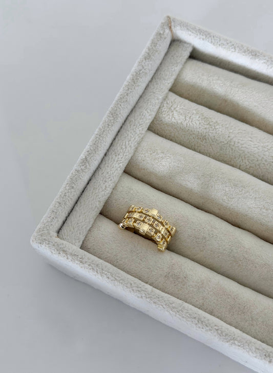 Golden Link Ring