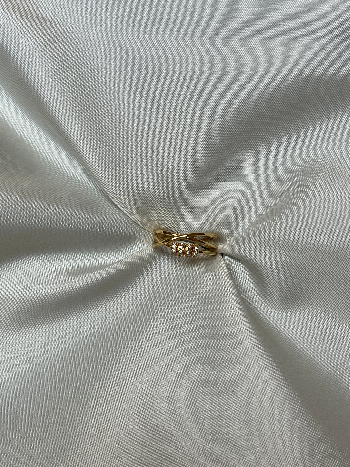 Criss Cross Glow Ring