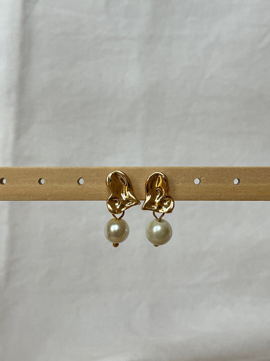 Pearl Drop Heart Earring