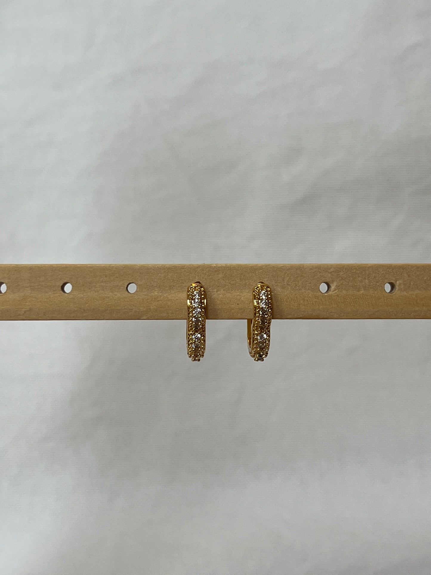 Medium Sparkling Heart Earrings