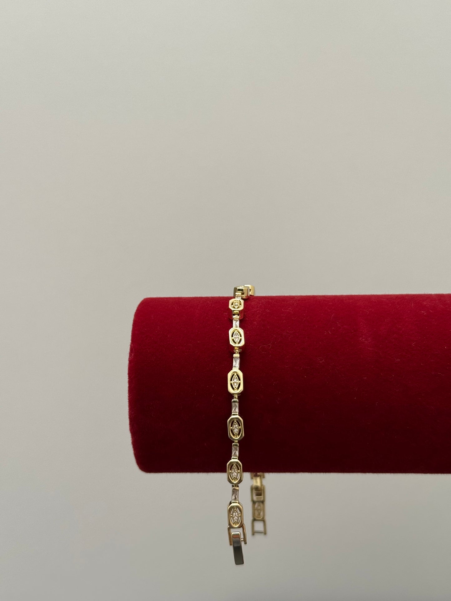Royal Frame Bracelet